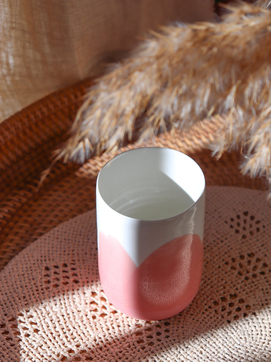 Mug en porcelaine artisanale décor rose corail