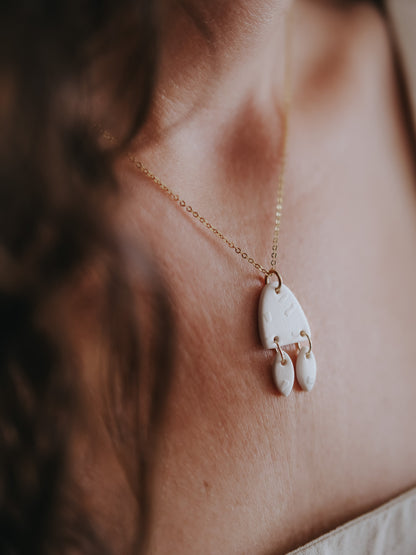 Collier en porcelaine - Mílos