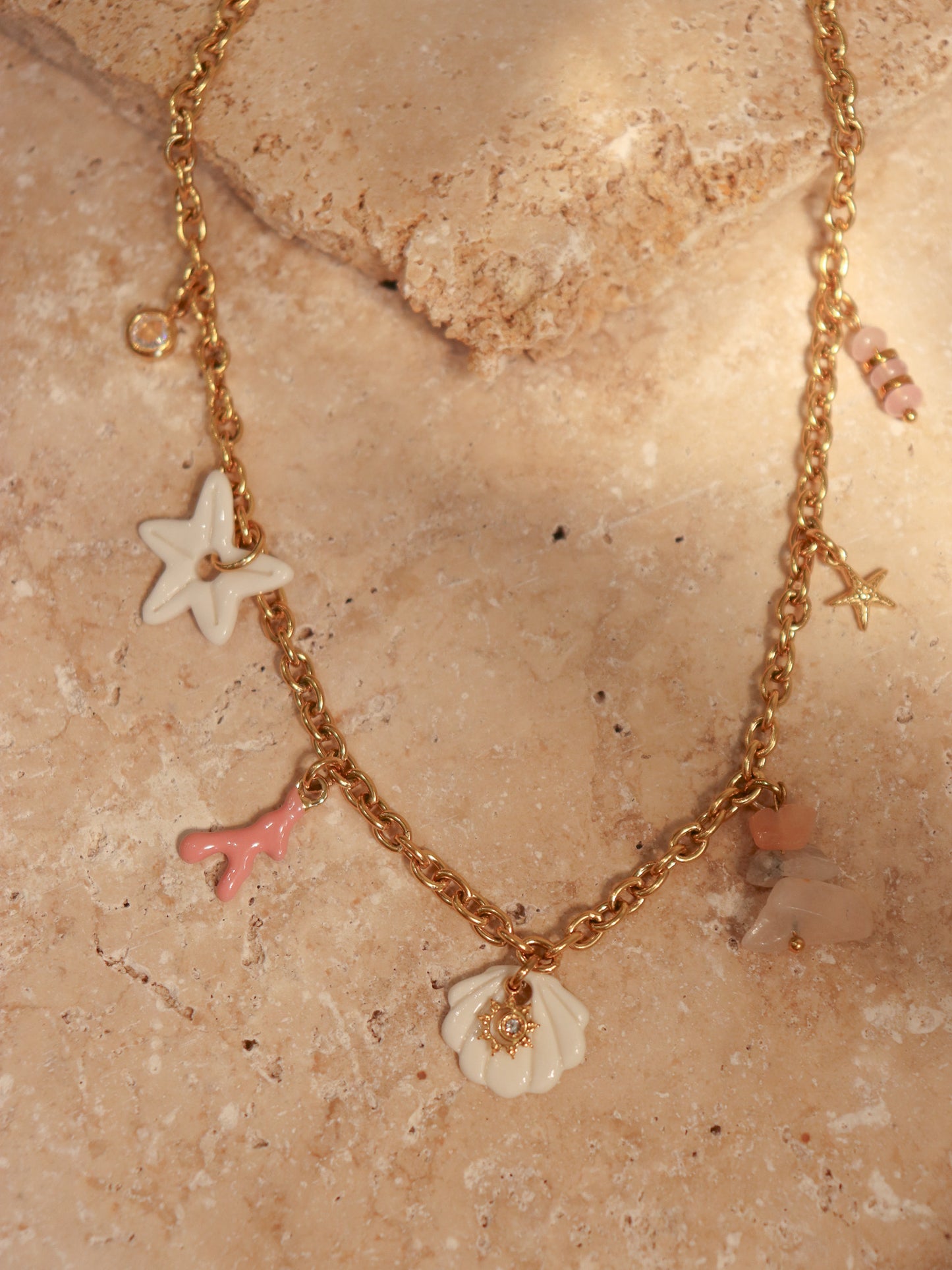 Collier Coquillage Vénus en porcelaine