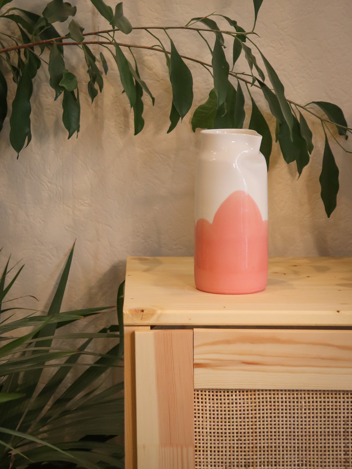 Carafe en porcelaine artisanale – CORAIL ROSE