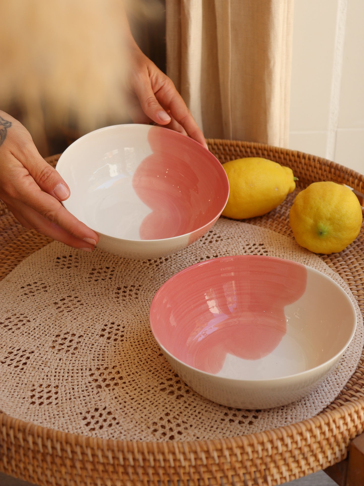 Assiette creuse en porcelaine artisanale - CORAIL ROSE