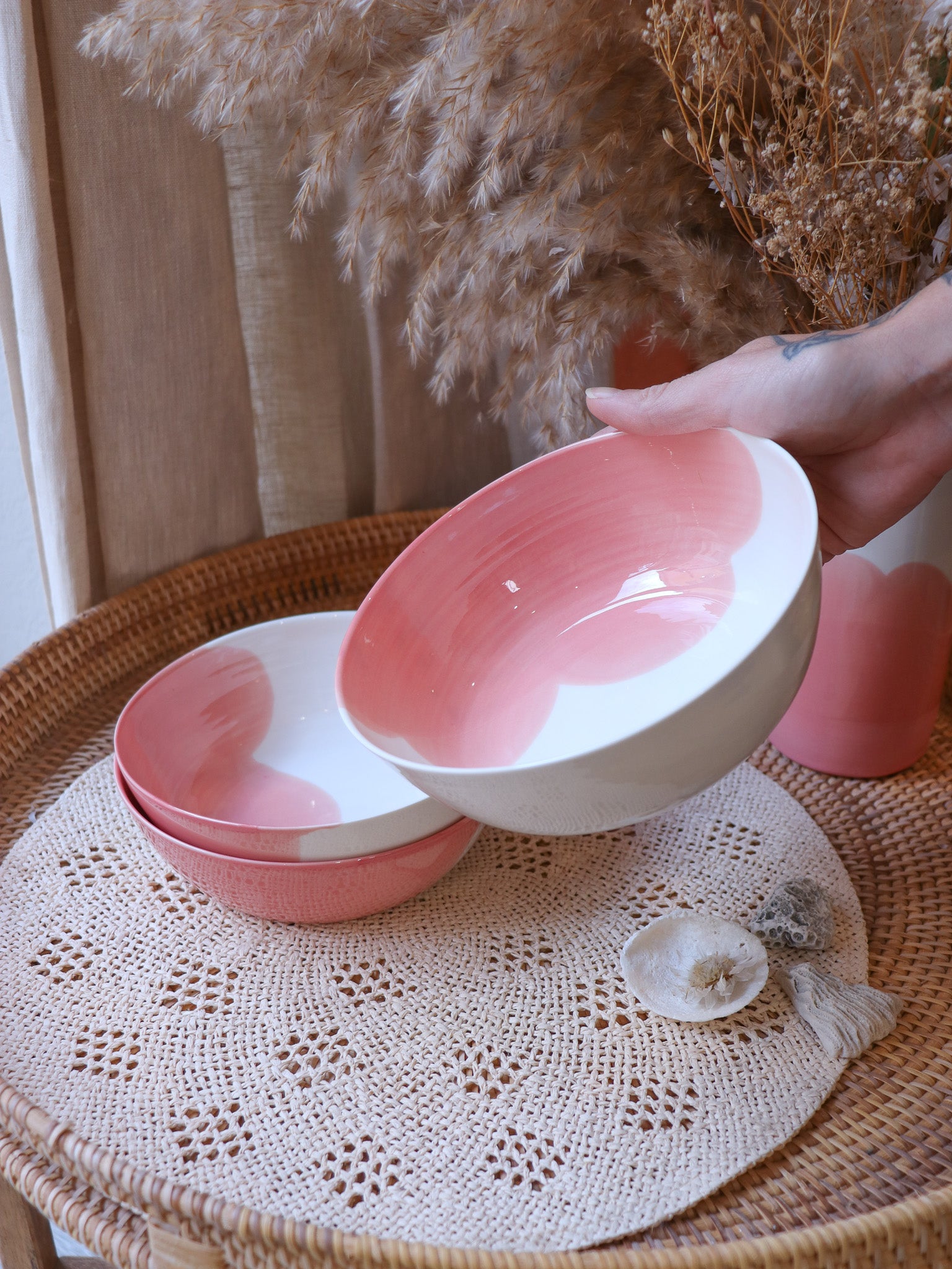 Assiette creuse en porcelaine artisanale collection Corail