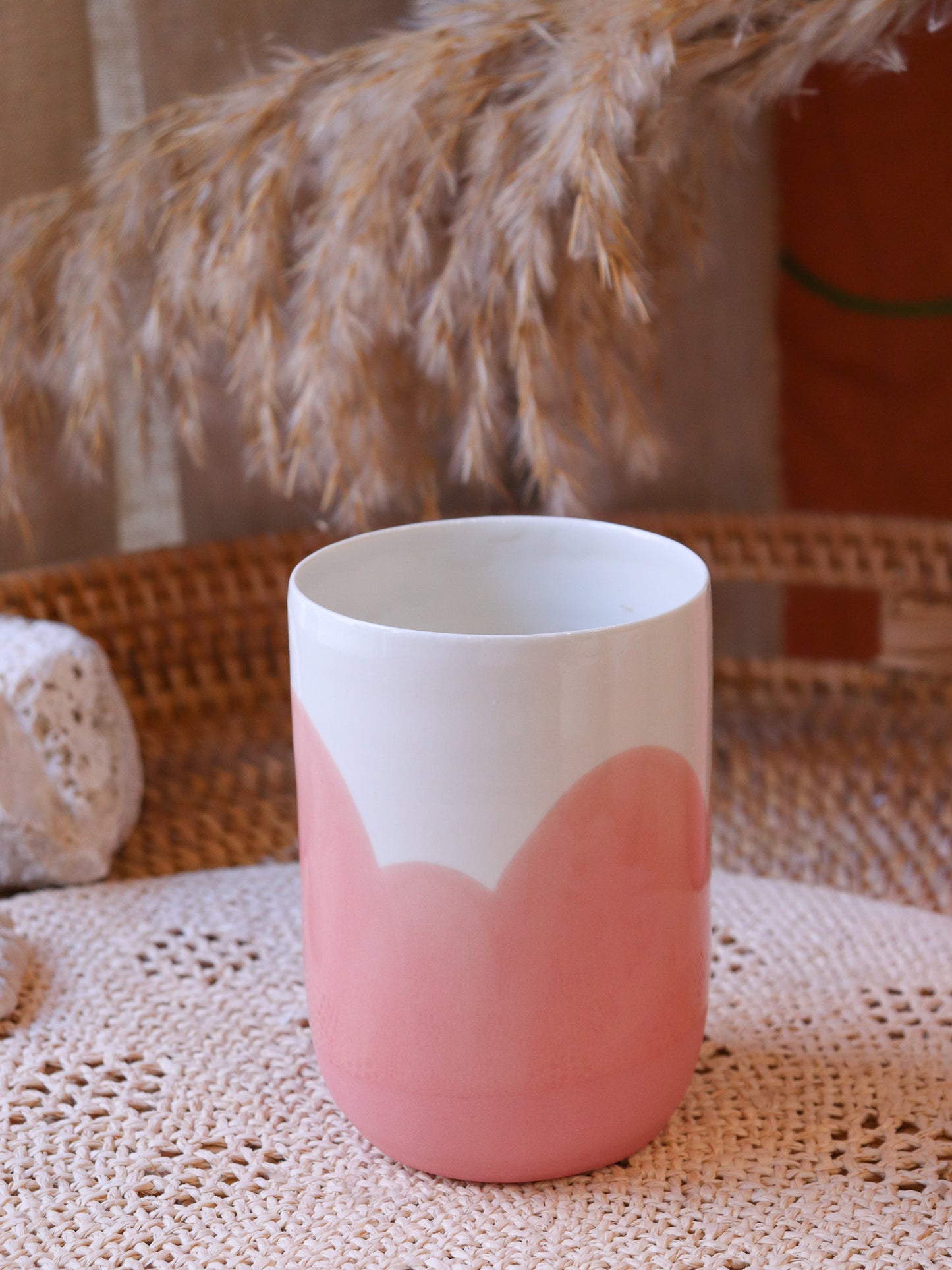 Mug en porcelaine artisanale décor corail rose