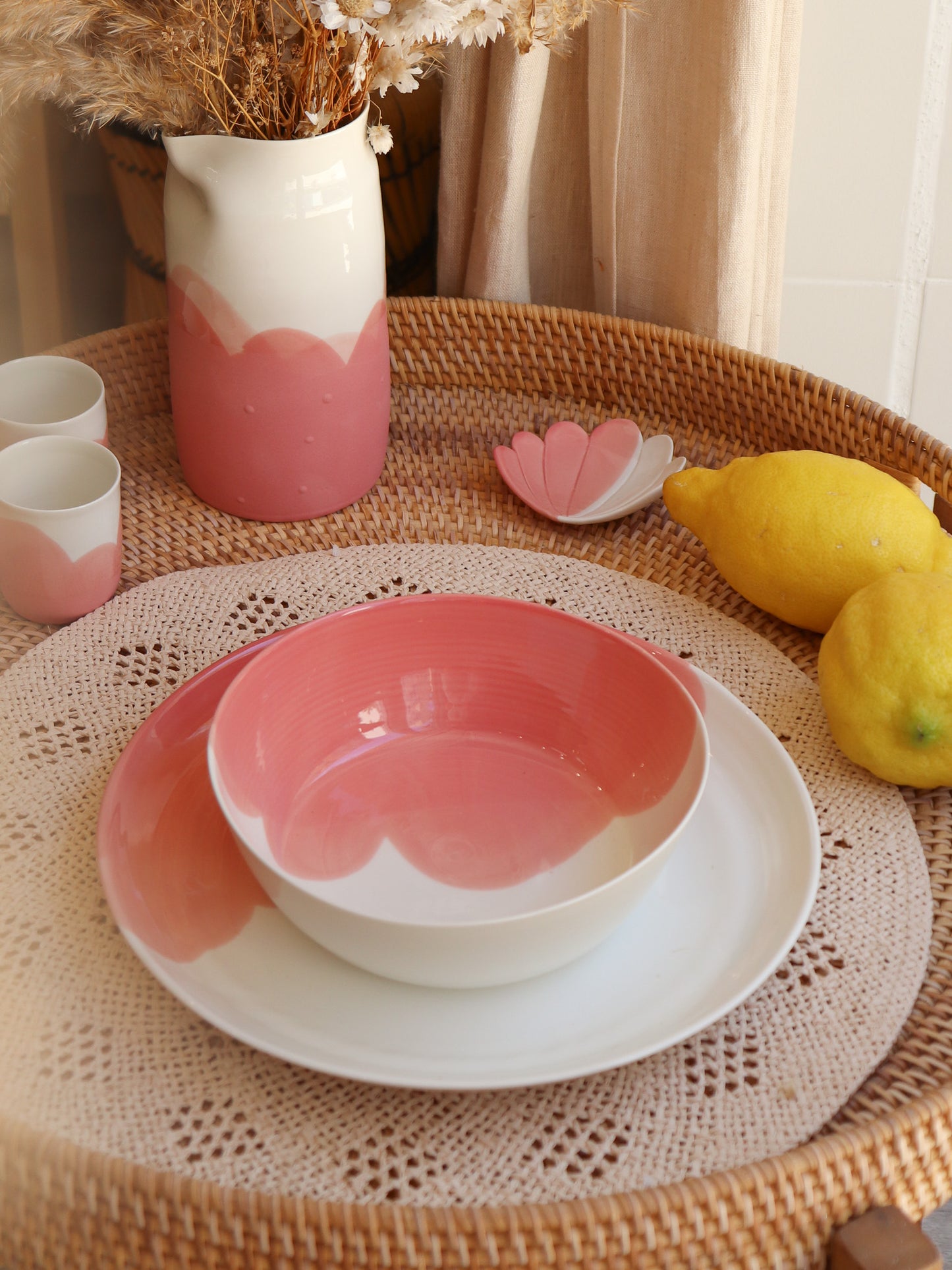 Assiette creuse en porcelaine artisanale - CORAIL ROSE