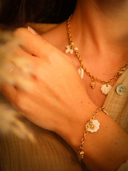 Bracelet fin coquillage en porcelaine bijou artisanal fabrique en france