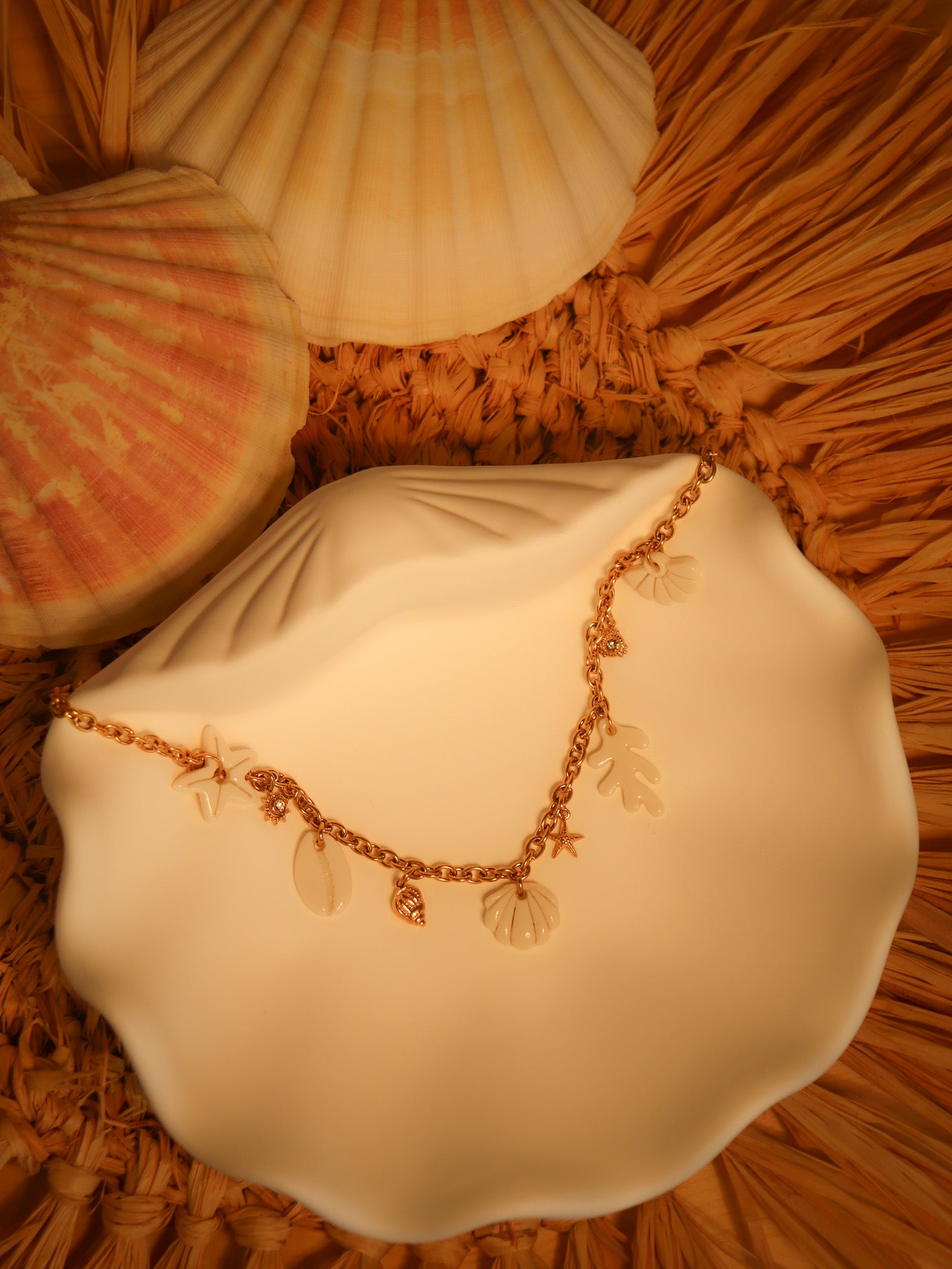 Collier coquillage en porcelaine fait main bijou createur fabrique en france