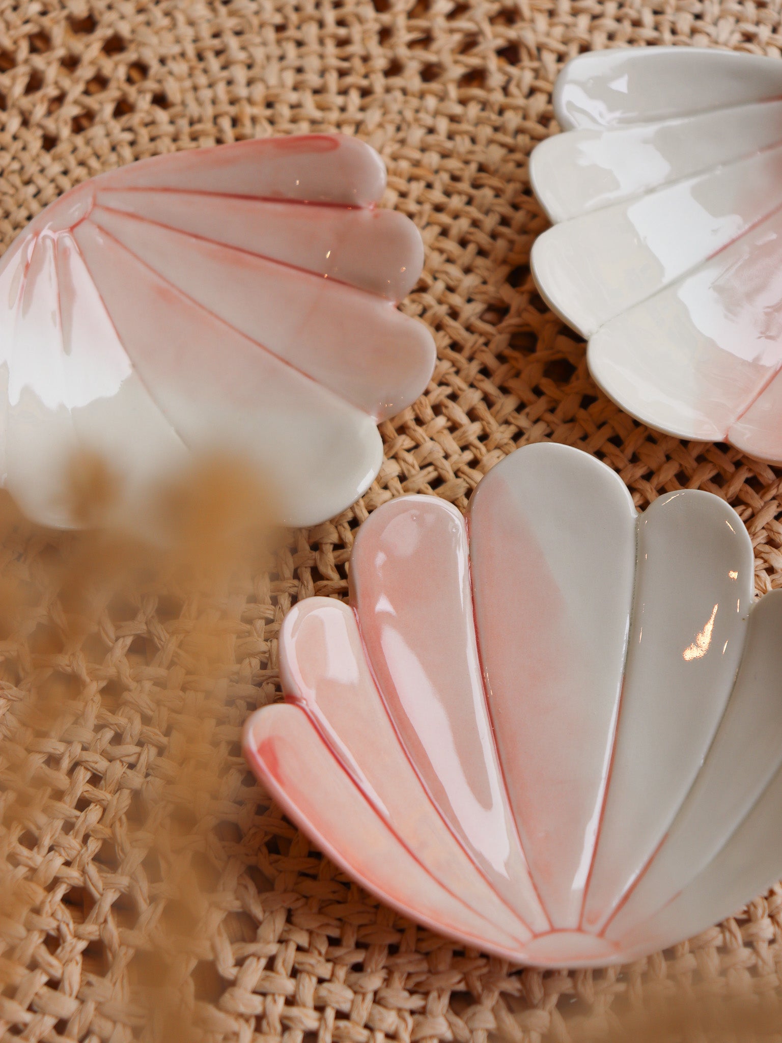 Coupelle coquillage en porcelaine artisanale vague rose