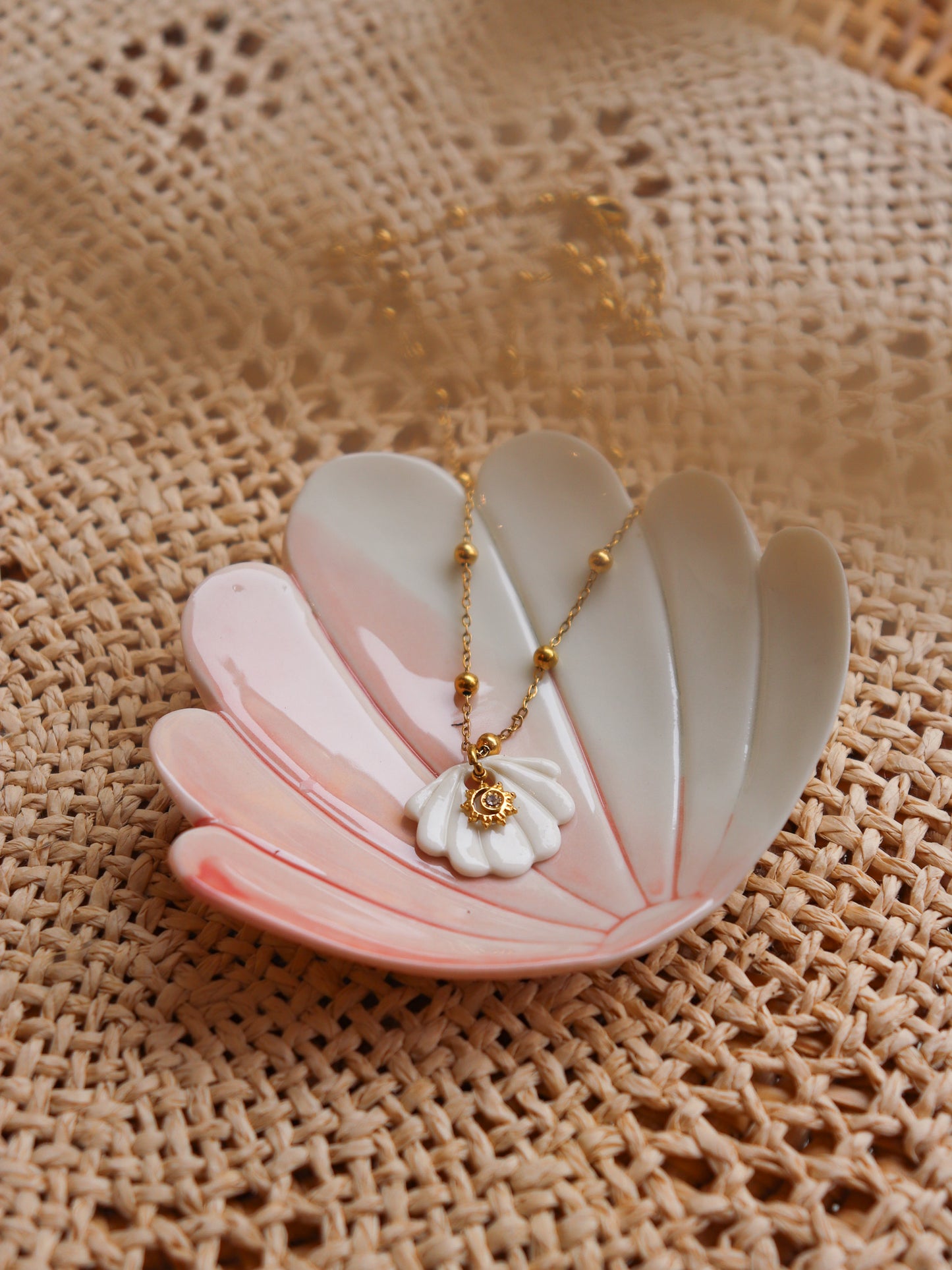 Coupelle coquillage en porcelaine pour bijoux