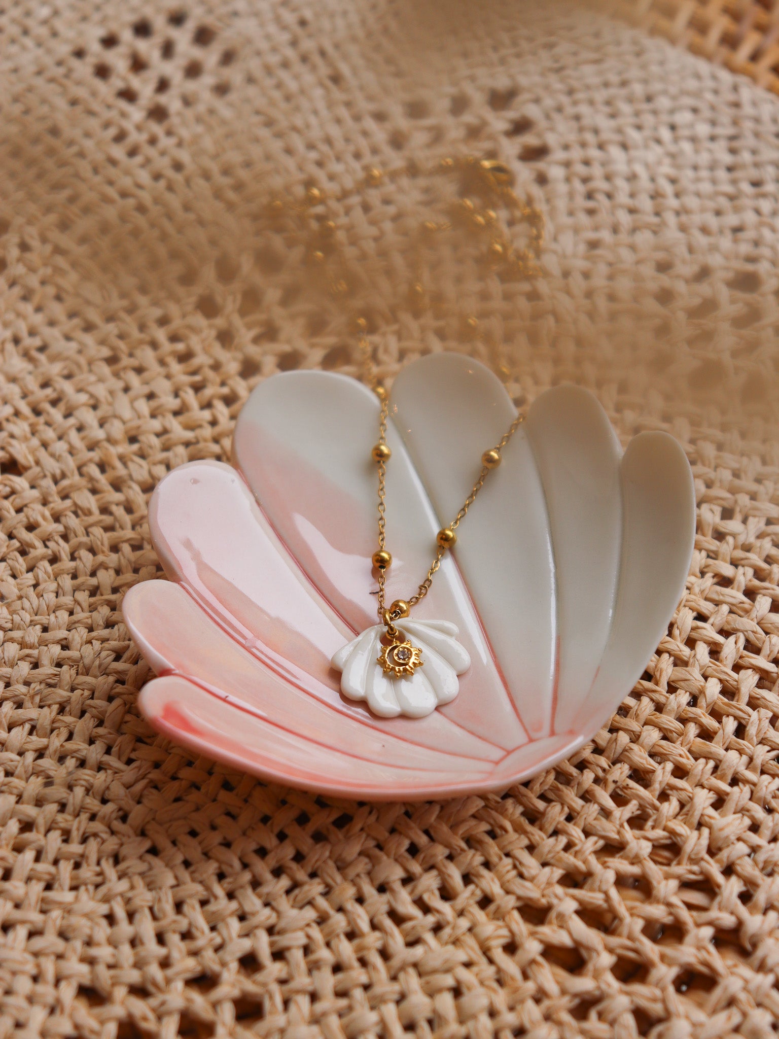 Coupelle coquillage en porcelaine pour bijoux