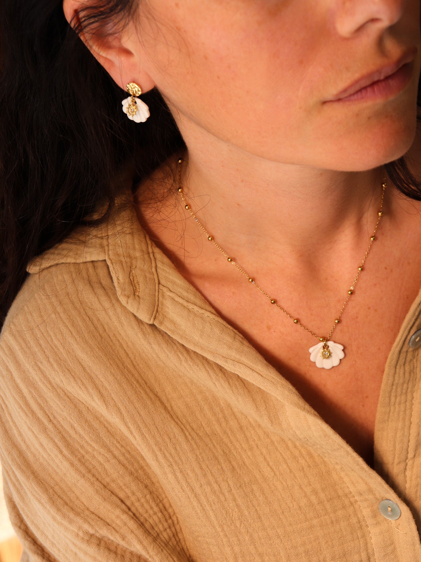 Parure Vénus coquillage en porcelaine artisanale