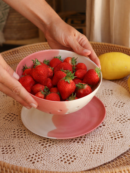 Passoire à fruits en porcelaine artisanale - CORAIL ROSE