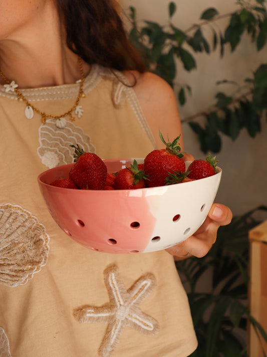 Passoire à fruits en porcelaine artisanale - CORAIL ROSE