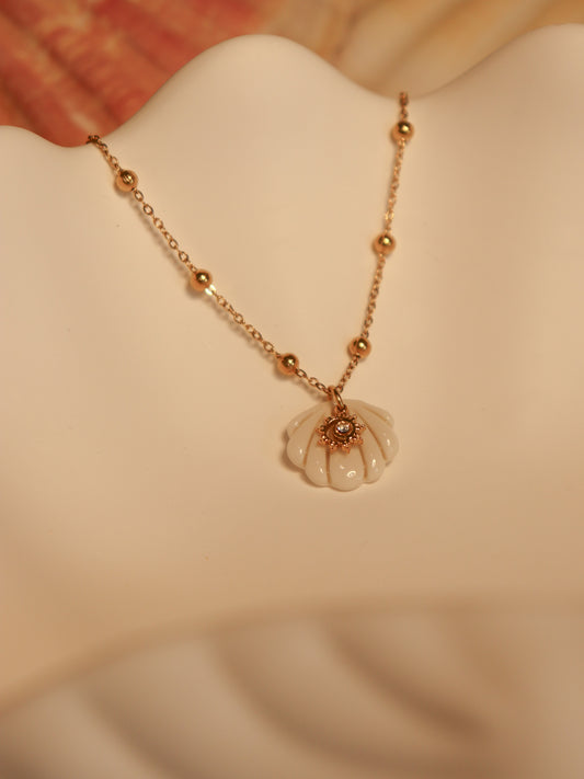 Collier coquillage blanc en porcelaine bijou artisanal fabrique en france