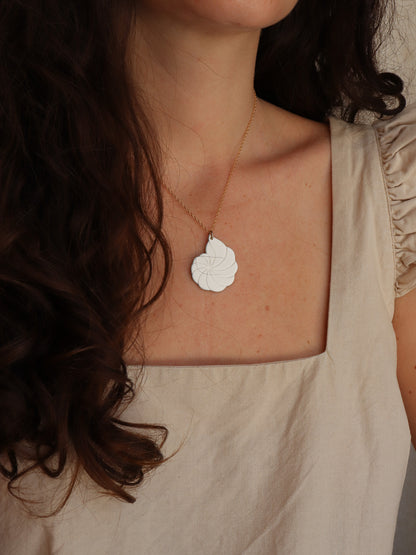 Collier en porcelaine - Artémis